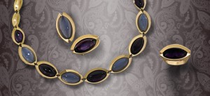 Conjunto de anillo, pendientes y collar de oro con amatistas